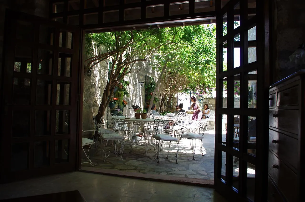 Frühstückspension Firuze Alacati Hotel & Meyhane