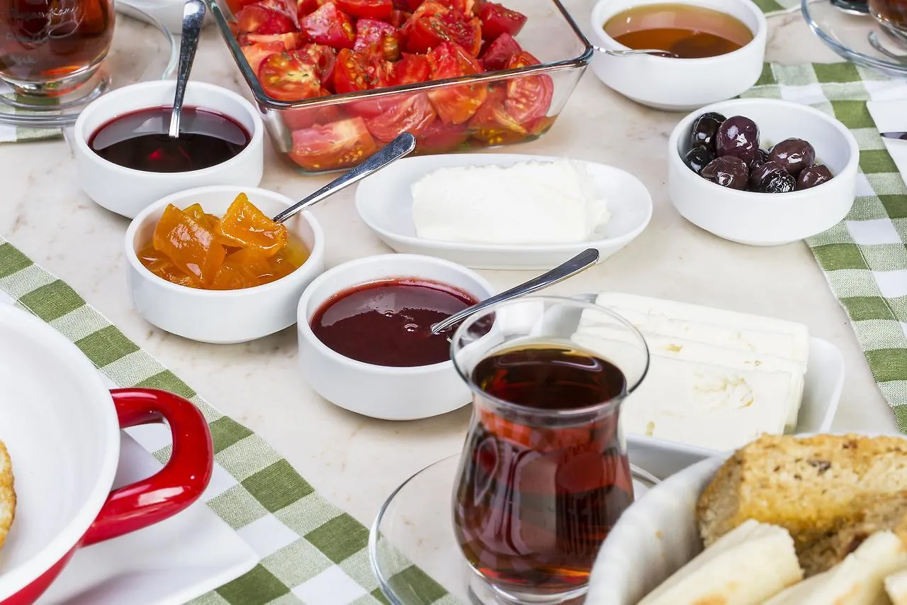 Firuze Alacati Hotel & Meyhane
