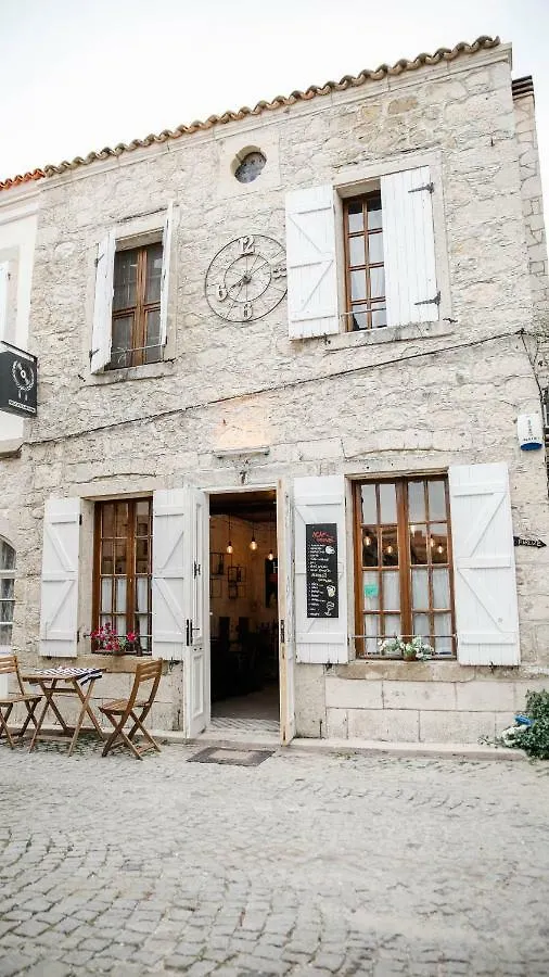 Firuze Alacati Hotel & Meyhane location